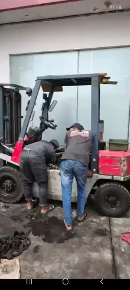 Service /maintenance forklift