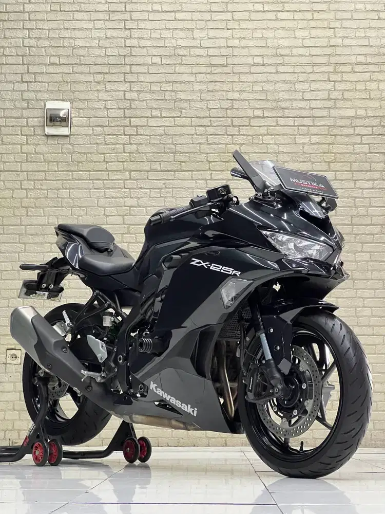 Odo 3rb istimewa kawasaki ZX25R 2023 black plat jatim mulus Mustika