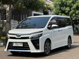 TERMURAH!!VOXY 2.0 AT 2019 PUTIH FAVORIT