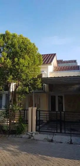 DisewakanDijual Rumah Siap Huni Greenlake Wonorejo