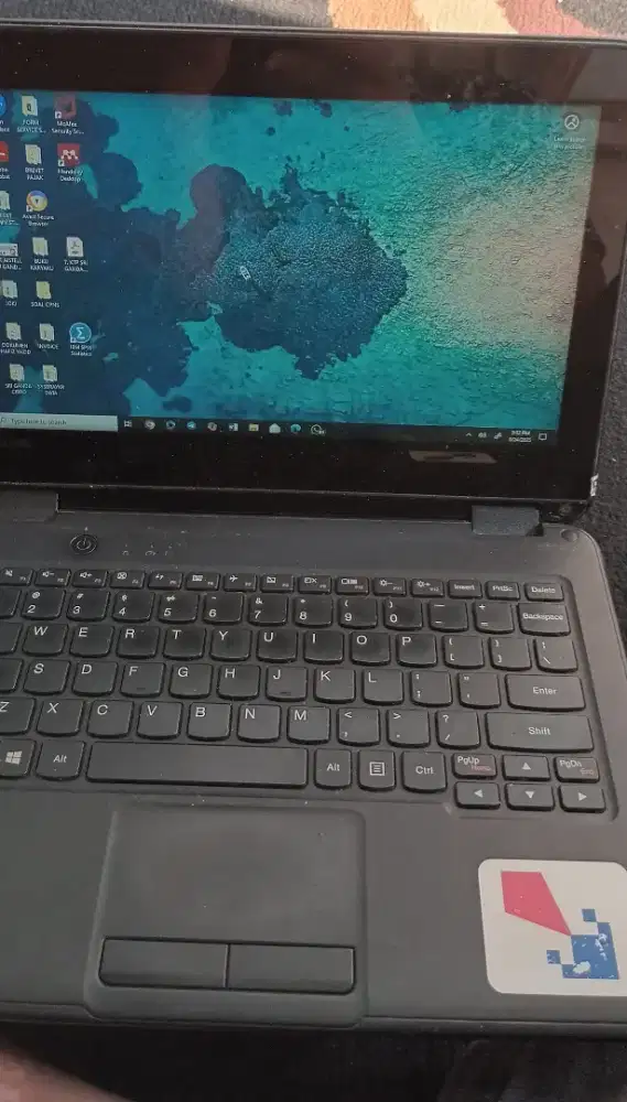 Toshiba c 600, layar 14 inc, mesin normal,, siap pakai,