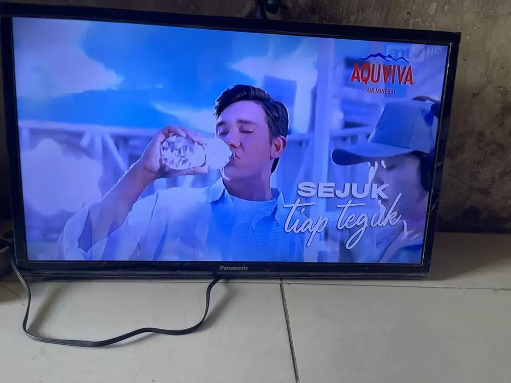 Tv led 32in merk panasonic normal