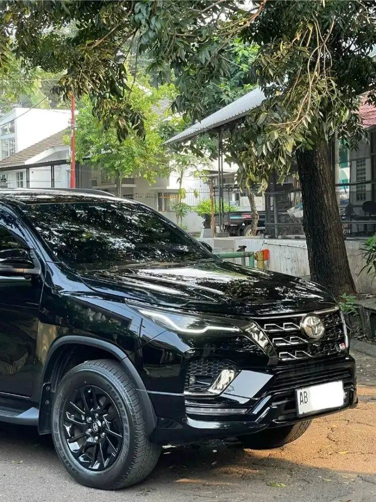 Low KM Fortuner 2.4 GR Istimewa Record