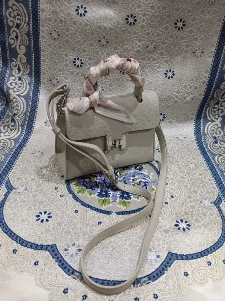 Tas Selempang Mini Top Handle Grey – Scarf Handle