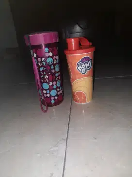 2 tempat minum tupperware