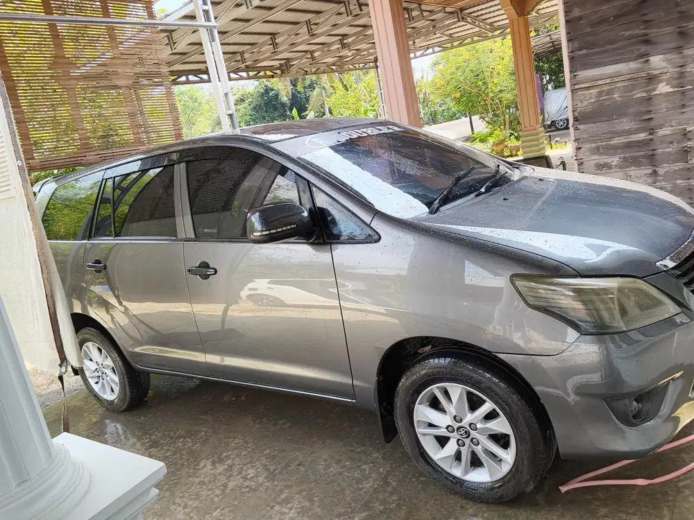 Toyota Kijang Innova 2014 Bensin