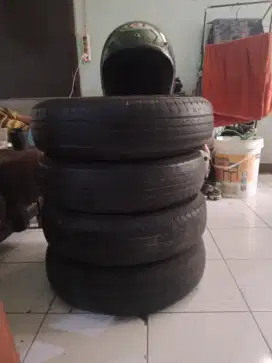 Velg dan ban bekas
