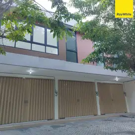 Dijual Ruko 3 lantai di Jalan Manyar Jaya Surabaya