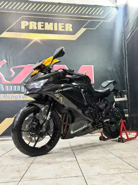 Zx25R Non abs black glossy modif ringan km 8rb.Anugerah motor rungkut