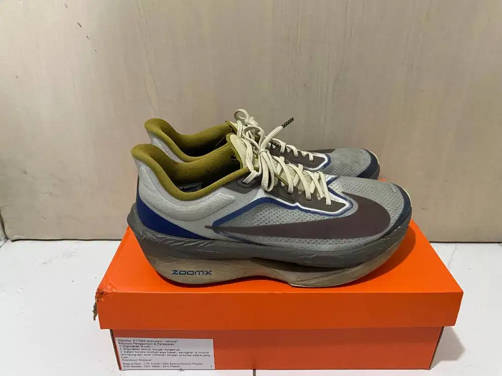 Dijual Sepatu Lari Nike ZoomFly Zoom Fly 6 size 42,5 US 9