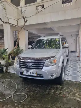 D jual ford everest tahun 2010 pemakean 2011 matic