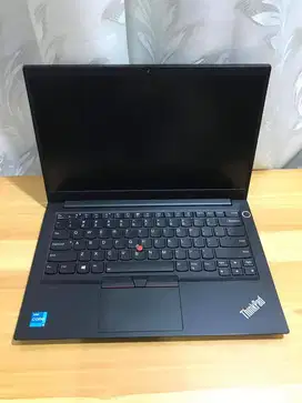 Dijual cepat laptop lenovo thingpat harga 4,5 bisa nego