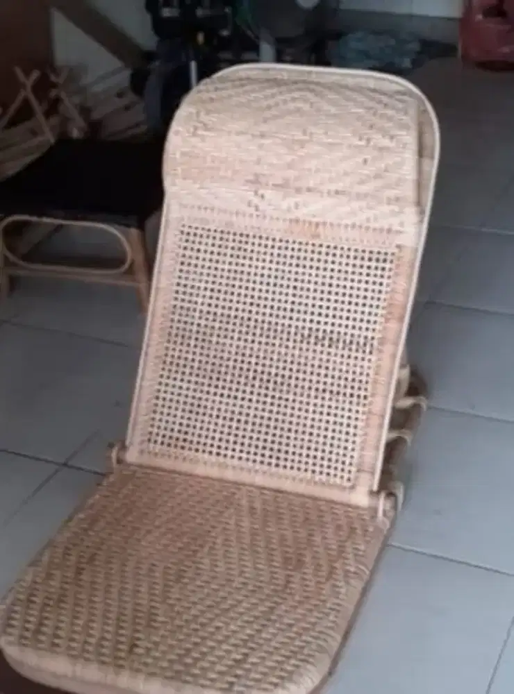 Kursi rotan anyaman