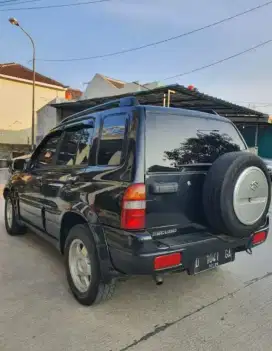 Jual Mobil Suzuki Escudo 2.0 MT Bensin Tahun 2002