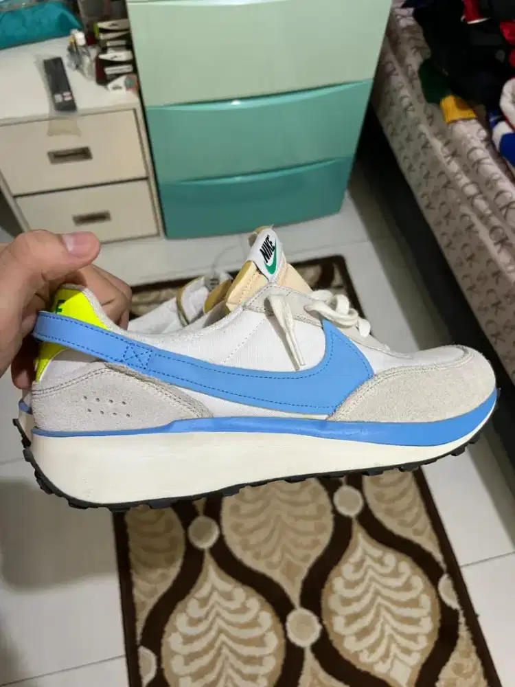 Di jual sepatu Nike Waffle white  university blue Debut Size 12/46