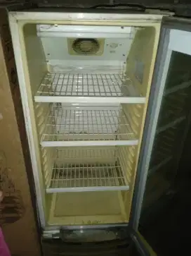 dijual showcase minuman bekas warung