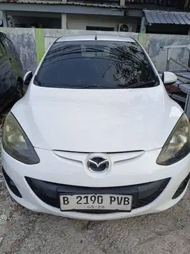 Mazda 2 Tahun 2012