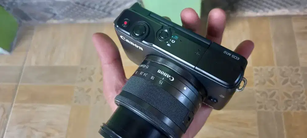Canon m10 hitam lcd no vignet