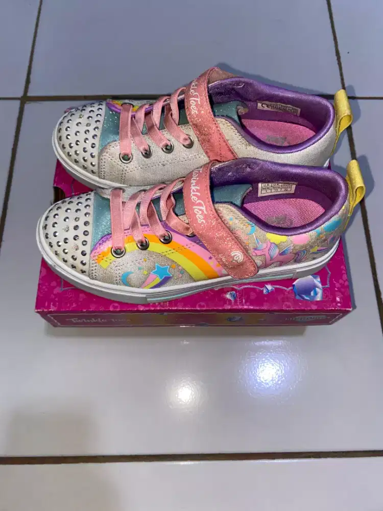 Sepatu Shketcer Size 32