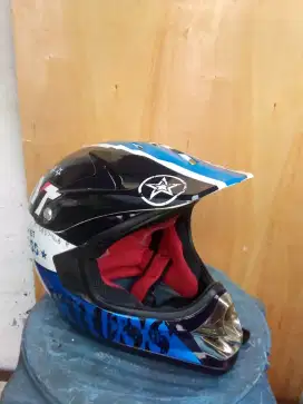 Helm cross kYT size L