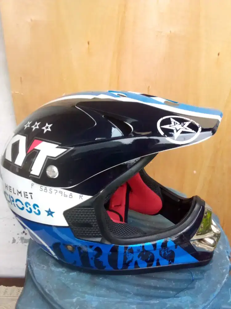 Helm cross kYT size L