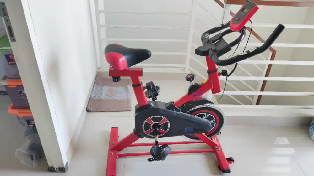 Sepeda statis TWEN NEGO (90% kondisi baik)