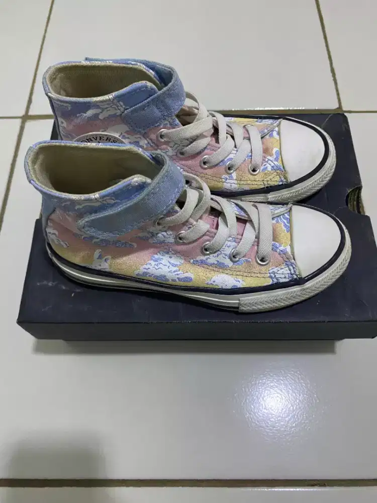 Sepatu Converse Size 30