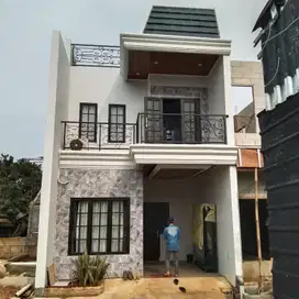 Rumah 2,5lantai clasik eropa dkt tol lrt cibubur