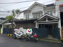 Rumah Hoek, Luas dan cocok untuk usaha di Galaxy Bekasi