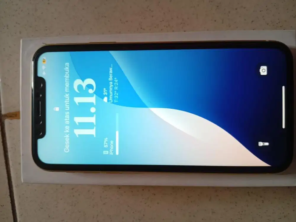 Jual iphone 11 64gb Yellow