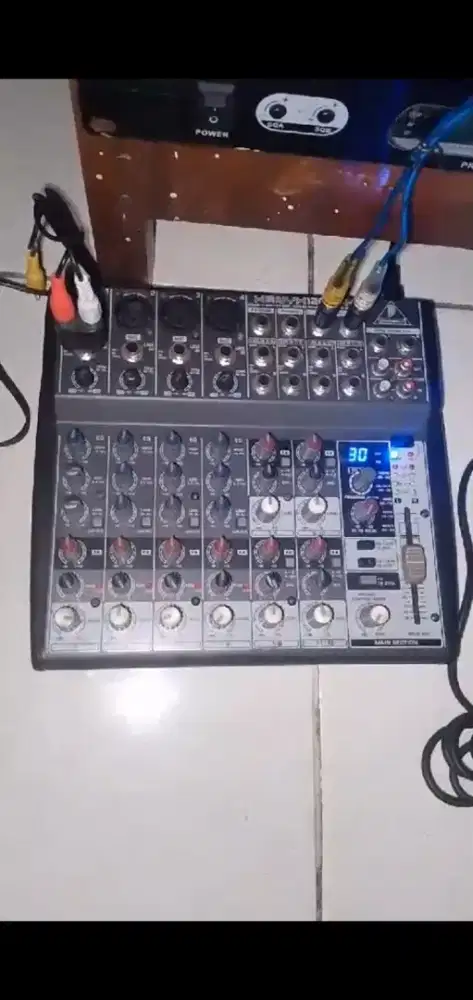 mixer audio beringher FX 1202