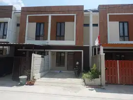 RUMAH DUA LANTAI GLAND CIWASTRA