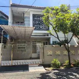 dijual Rumah modern murah Manyar Jaya 2 lantai