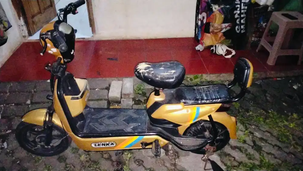 SEPEDA LISTRIK merek LENKA second