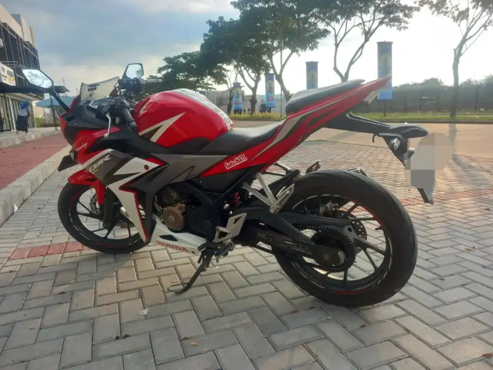 Honda CBR150R 2016 Merah Taktakan Kota Serang