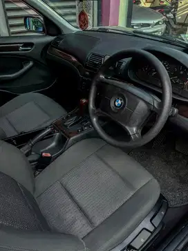 BMW 318i 2002 Bensin