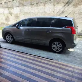 Peugeot 5008 2010 Bensin