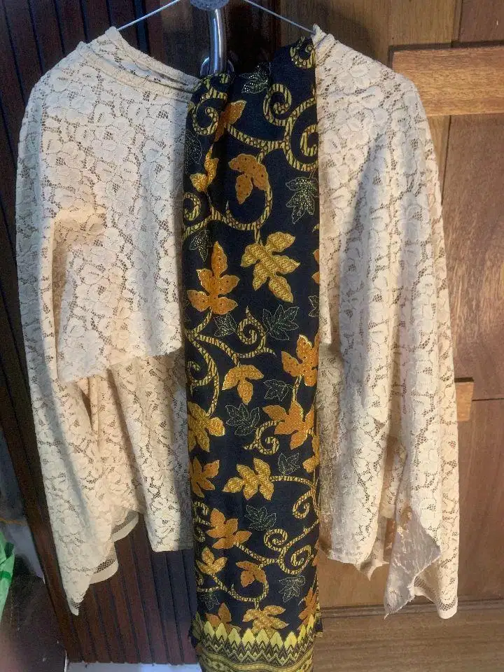 Kebaya wisuda brukat 1 set
