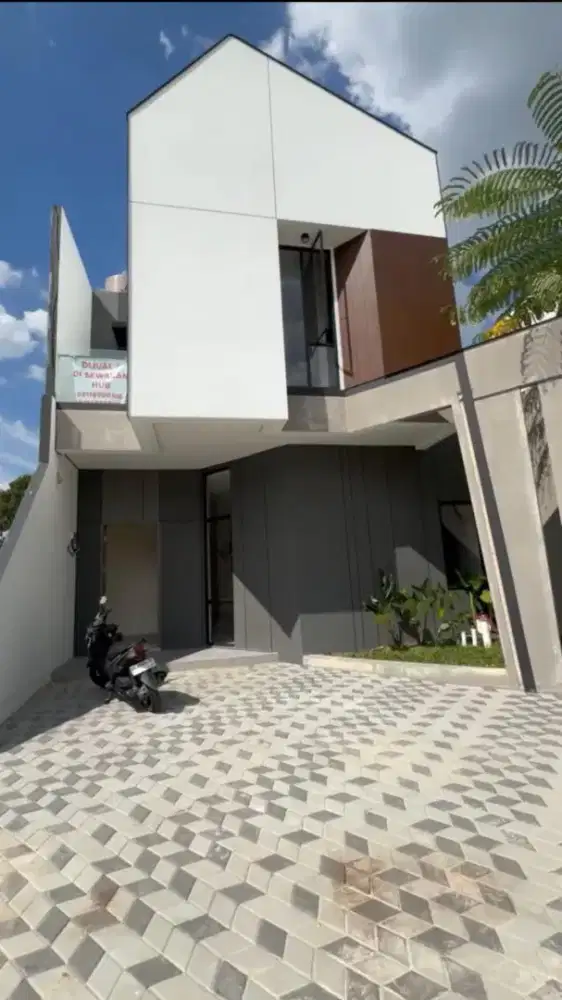 Rumah Mewah Dijual - Dekat Club House,Oil & Gas,Sewa Jalan 43 jt/th