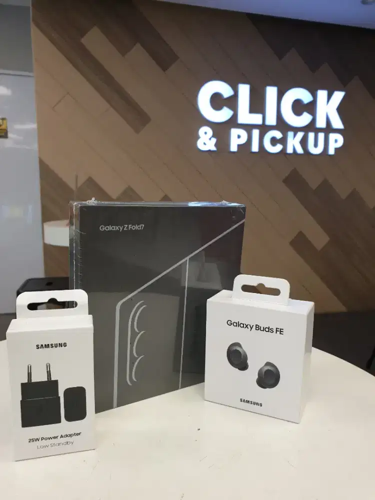 Samsung Zfold 7 512 Free Buds FE + Adaptor