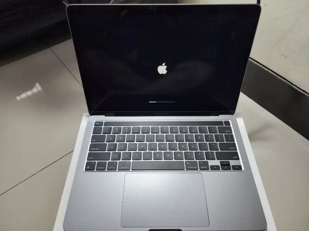Jual Mac book Pro M1 13 in 8GB 256GB