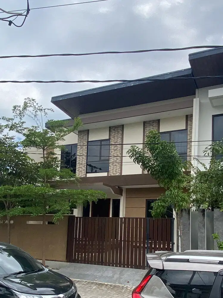 RUMAH BARU DUA LANTAI SIAP HUNI DENGAN KONSEP MODERN MINIMALIS DI PURI
