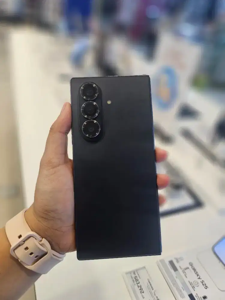 New Galaxy ZFold7 Free TV 32'