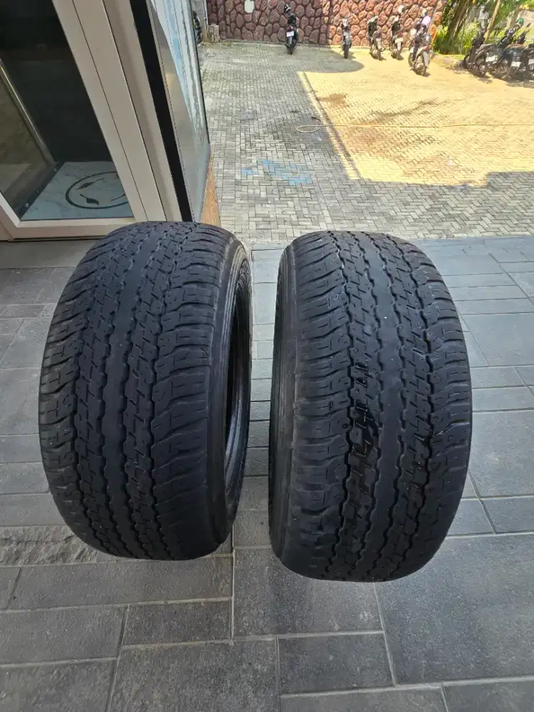 Dijual ban dunlop  265/60/18 bawaan deler nik 2022