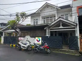 Dijual cepat dan murah  Rumah Hoek, Besar Dan Luas Cocok Untuk Usaha