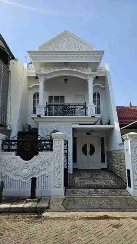 Di Jual Rumah Taman Mutiara pakuwon city 2 lt