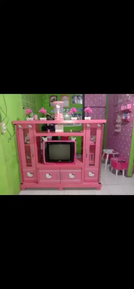 Lemari TV Hello Kitty