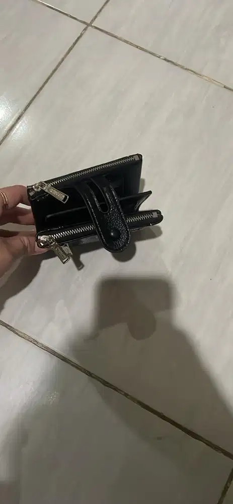 dompet wanita hitam