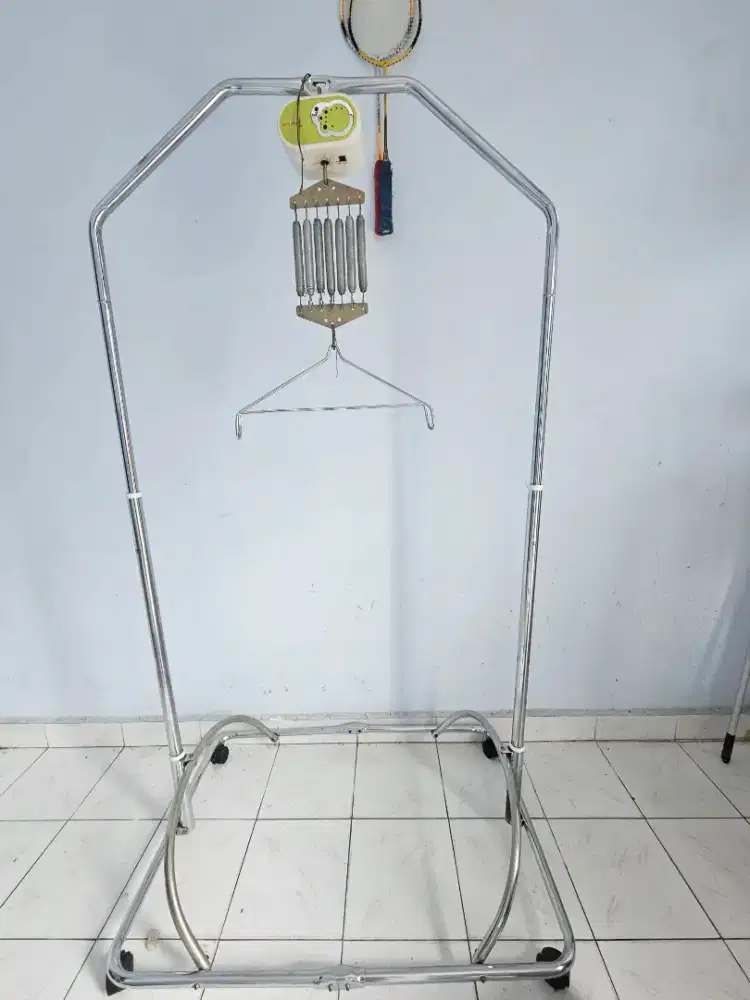 Tiang ayunan besi