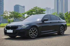 Worth to Buy BMW 520i G30 MSport B48 2021 Hitam DP Ringan